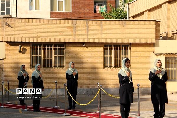 نواخته شدن زنگ استکبار ستیزی در مدارس شهرری