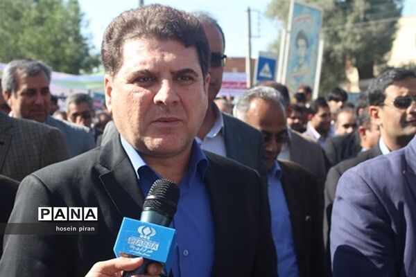 حضور پرشور دانش آموزان زاهدانی در راهپیمایی 13 آبان