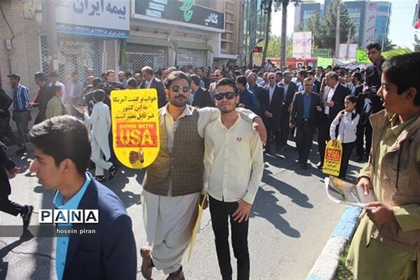 حضور پرشور دانش آموزان زاهدانی در راهپیمایی 13 آبان