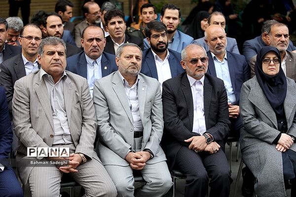 نواختن زنگ استکبار ستیزی  در مدارس