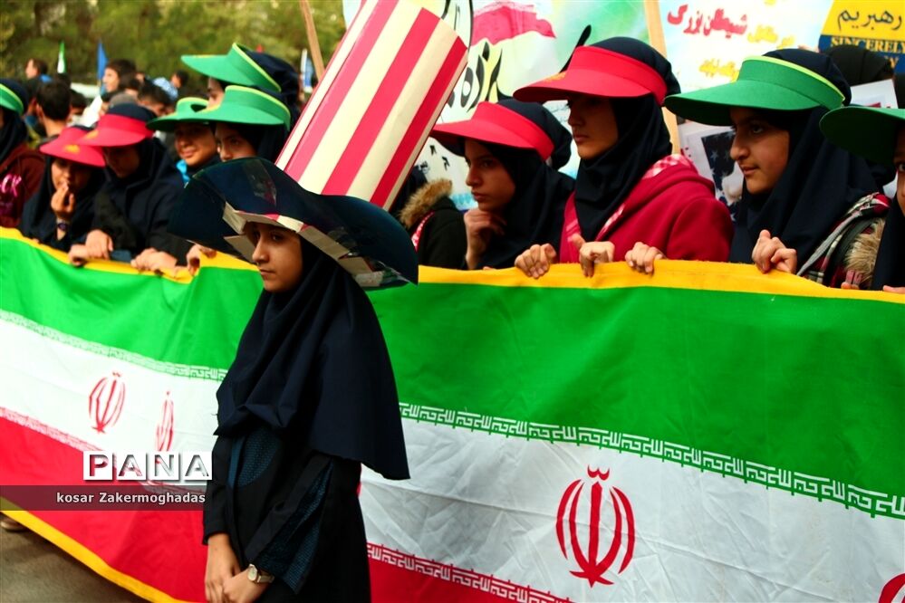 راهپیمایی یوم الله 13 آبان در رباط کریم