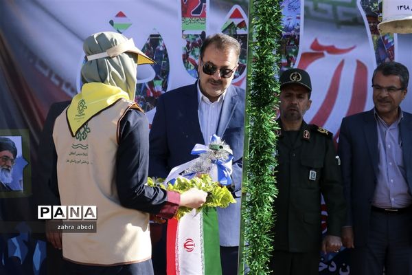 نواخته شدن زنگ استکبارستیزی در مدارس فارس