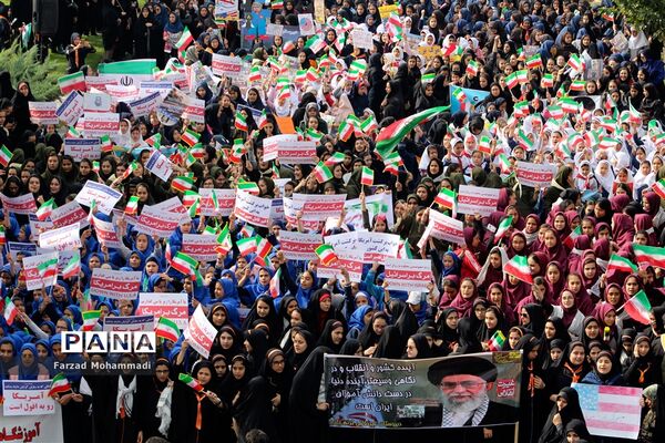 راهپیمایی یوم الله ۱۳ آبان در چهاردانگه