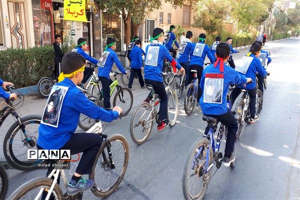 راهپیمائی یوم الله 13 آبان در شهرستان اشکذر