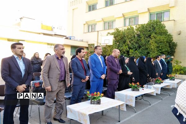 نواخته شدن زنگ استکبار ستیزی در هنرستان کیمیا ناحیه 4 شیراز