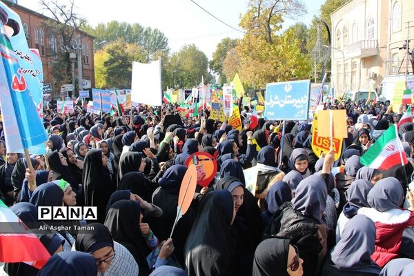 راهپیمایی مردم ارومیه به مناسبت 13 آبان