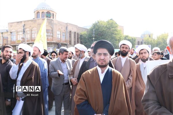 ١٣ آبان یک روز تاریخی برای مردم ایران