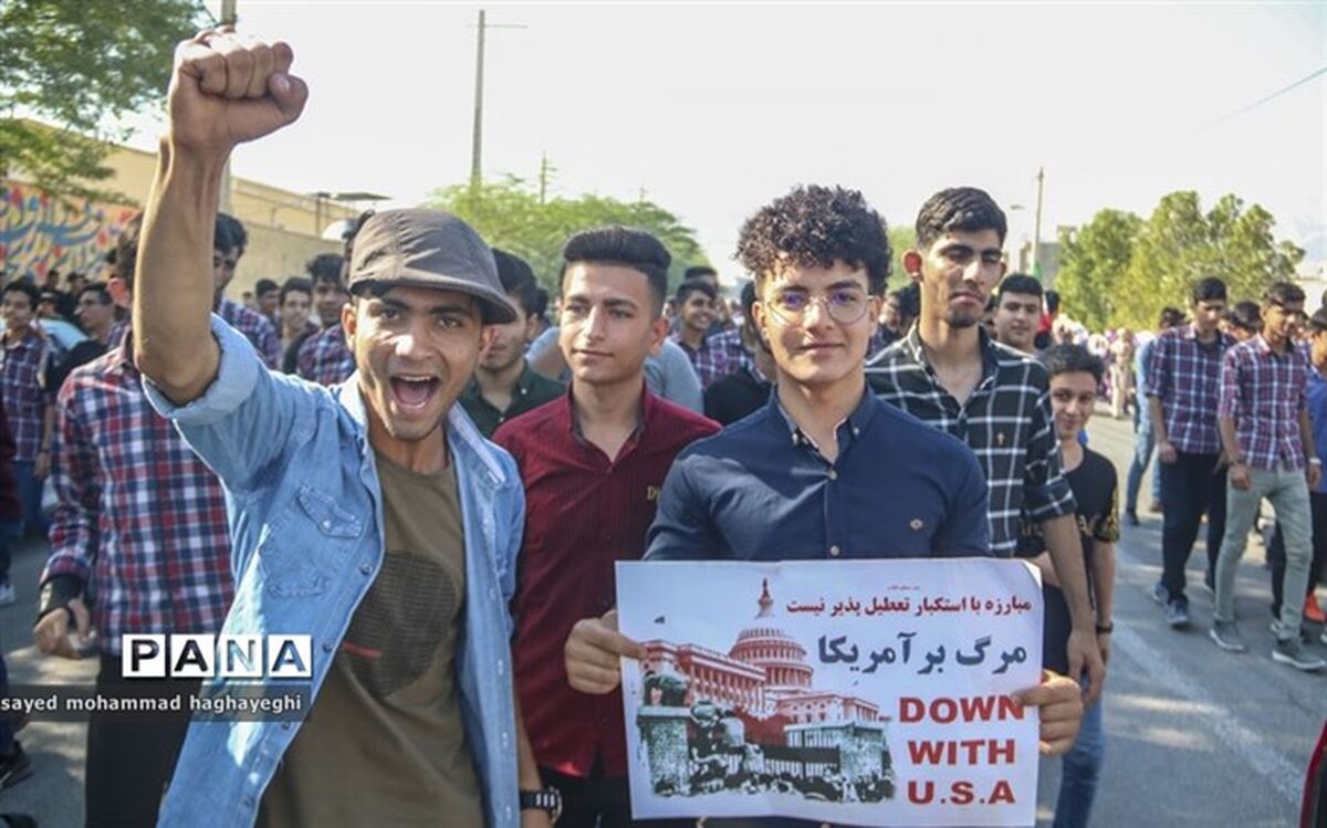لامرد، یکپارچه˝ مرگ بر آمریکا˝شد/ طنین نوای ˝ مرگ بر آمریکا ˝ در مدارس لامِرد