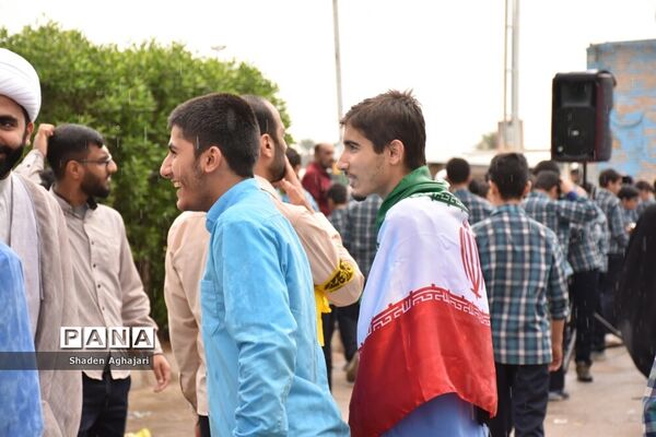 حضور پرشور دانش‌آموزان و فرهنگیان در راهپیمایی ۱۳ آبان شهرستان امیدیه