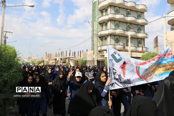 حضور پرشور دانش‌آموزان ایرانشهری در راهپیمایی 13 آبان