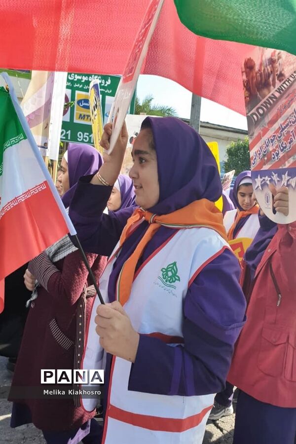 راهپیمایی ۱۳ آبان در محمودآباد