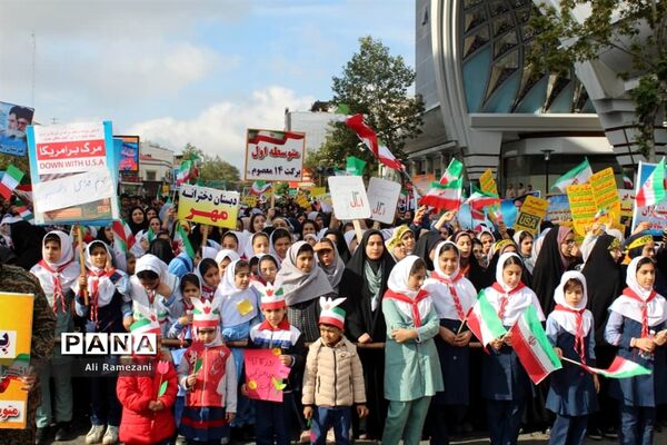 حضور دانش‌‌آموزان پیشتاز قائم‌شهر در راهپیمایی 13 آبان