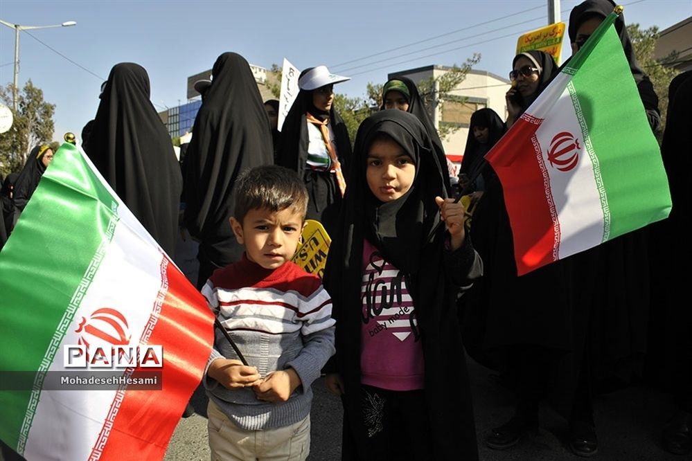 حضور با شکوه مردم در راهپیمایی 13 آبان