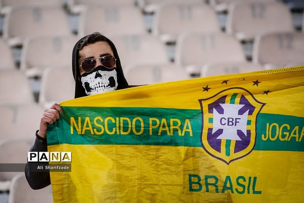 دیدار تیم‌های استقلال و صنعت نفت آبادان