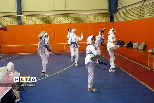 افتتاح المپیاد درون مدرسه ای دبستان منیر باسمنج