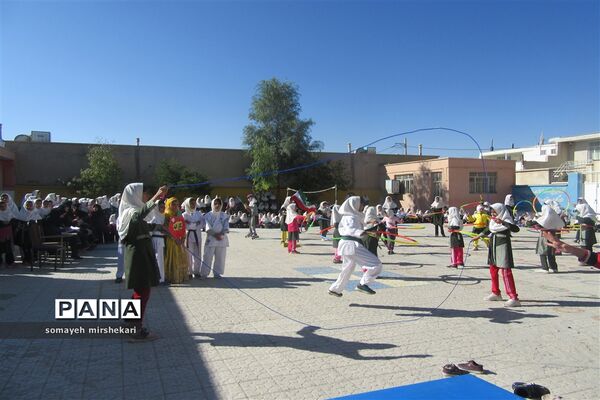 برگزاری المپیاد ورزشی درون مدرسه ای در نی ریز