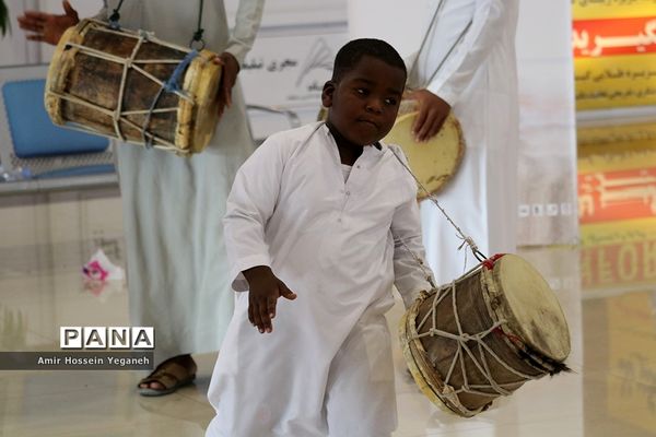 استقبال فرودگاهی از مسافران ورودی در روز کیش