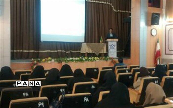 برگزاری 8 کارگاه برنامه ویژه مدرسه در استان