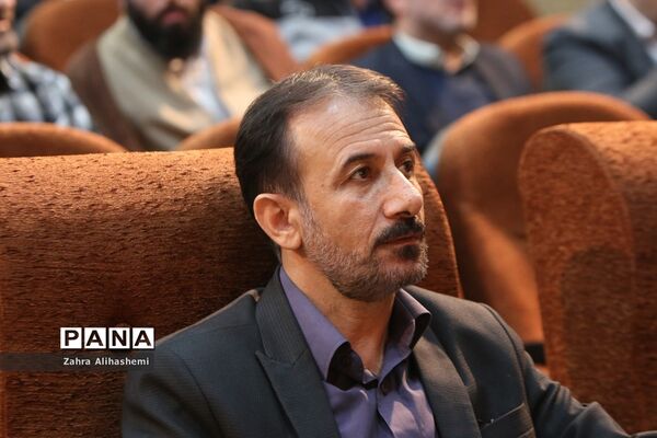 تجلیل از معاونان پرورشی و تربیت بدنی منطقه 17