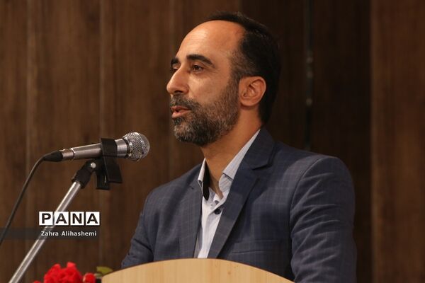 تجلیل از معاونان پرورشی و تربیت بدنی منطقه 17