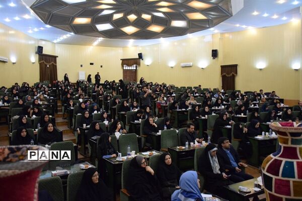 بازدید معاون رئیس جمهوری از مناطق زلزله زده سراب