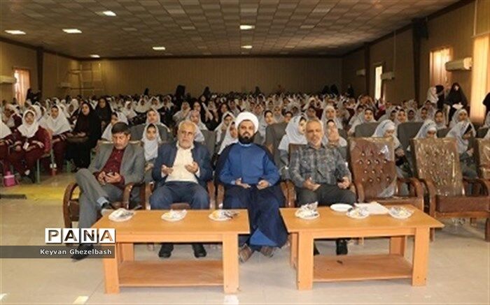 تجمع هزار نفری دانش آموزان شهرستان امیدیه به شکرانه عید بیعت با امام زمان(عج)