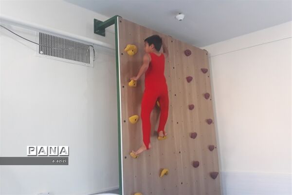 گشایش کلاس درس تربیت‌بدنی در دبستان معلم شهید صمدی زارچ