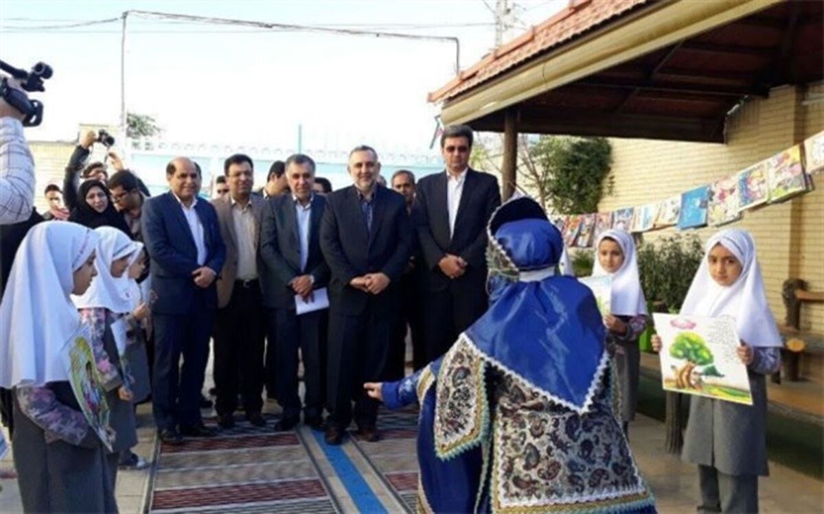 معاون وزیر ارشاد: نهادینه‌سازی فرهنگ کتابخوانی از دبستان آغاز شود