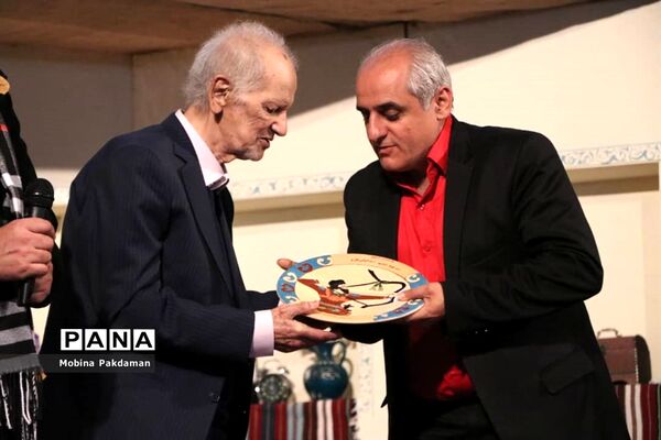 تجلیل از استاد خوشرو به مناسبت هفته مازندران