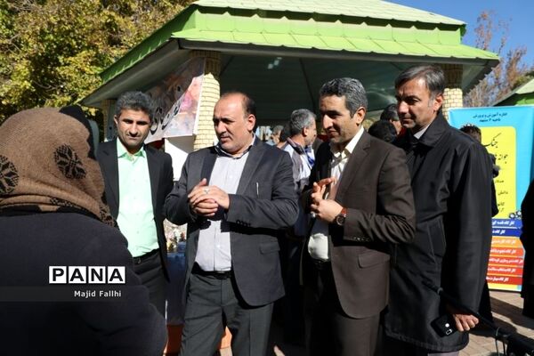 بازدید معاون پرورشی و فرهنگی  وزارت آموزش و پرورش از اولین جشنواره دستاورد‌های کانون‌های فرهنگی و تربیتی  مشهد
