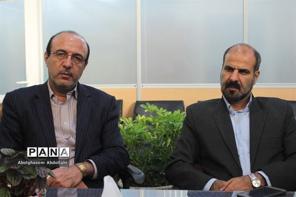 نشست هم‌اندیشی مدیرکل آموزش و پرورش استان بوشهر با مدیر و کارکنان سازمان دانش‌آموزی