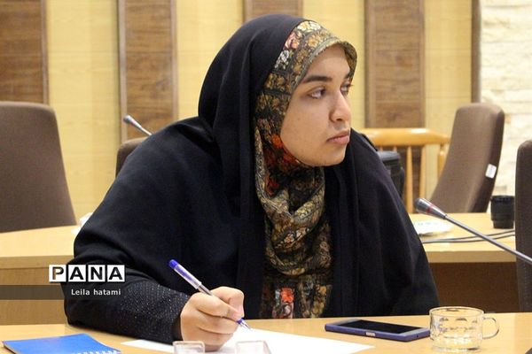 دومین نشست هم‌اندیشی فرماندار تبریز با رابطین امور بانوان ادارات