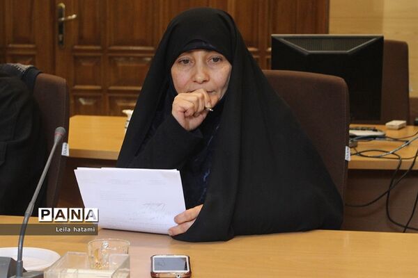 دومین نشست هم‌اندیشی فرماندار تبریز با رابطین امور بانوان ادارات