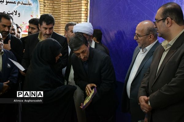 مراسم واگذاری ۱۲۵۰ فقره اسناد املاک علوی در بهنمیر