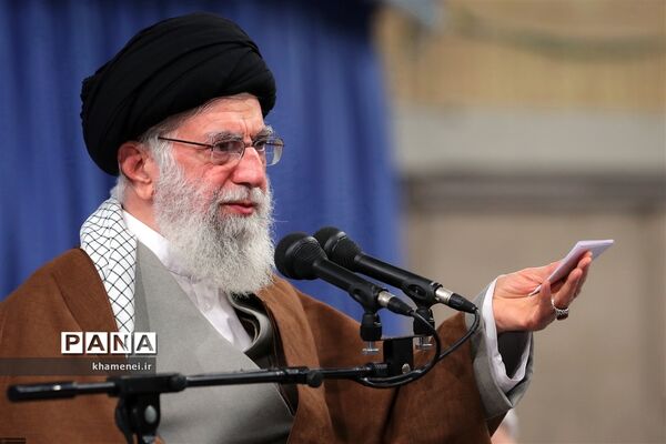 دیدار مسئولان نظام و میهمانان کنفرانس وحدت اسلامى‌ با مقام معظم رهبری