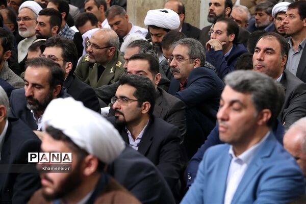 دیدار مسئولان نظام و میهمانان کنفرانس وحدت اسلامى‌ با مقام معظم رهبری