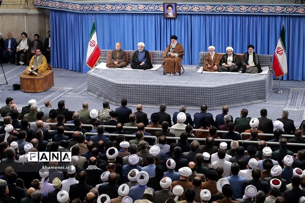 دیدار مسئولان نظام و میهمانان کنفرانس وحدت اسلامى‌ با مقام معظم رهبری
