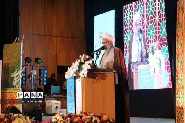 حضور وزیر آموزش و پرورش در  همایش ملی هویت کودکان ایران اسلامی