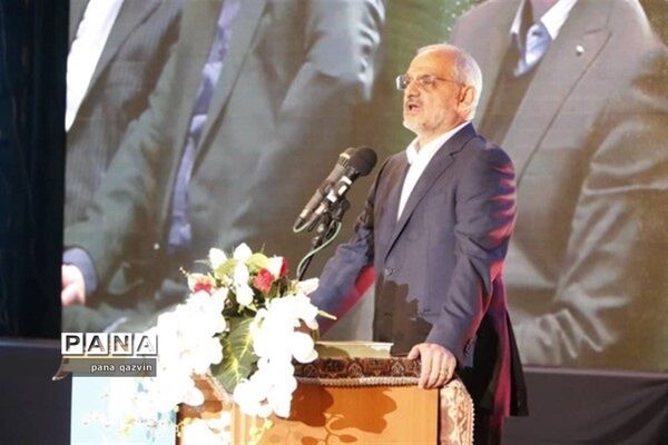 حضور وزیر آموزش و پرورش در  همایش ملی هویت کودکان ایران اسلامی