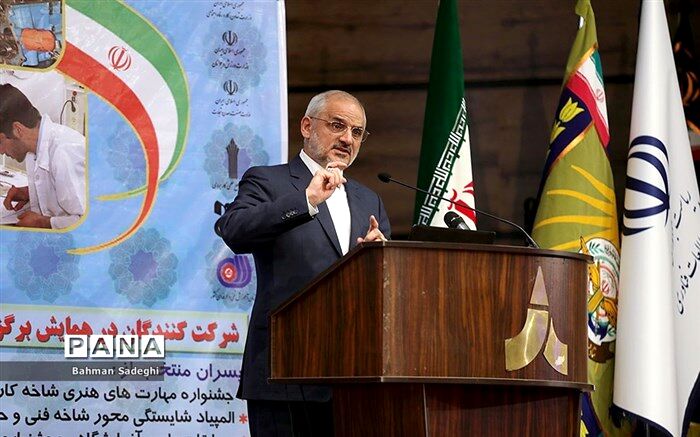 وزیر آموزش‌وپرورش: می‌توانیم اقتصاد را به سمت اشتغال بعد از دیپلم هدایت کنیم