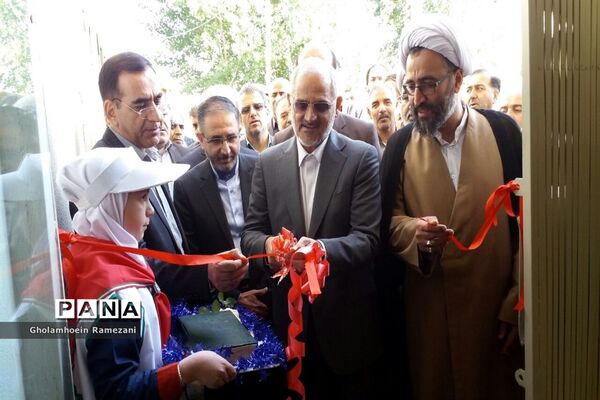 استقبال پیشتازان مازندران از وزیر آموزش‌وپرورش در غرب استان