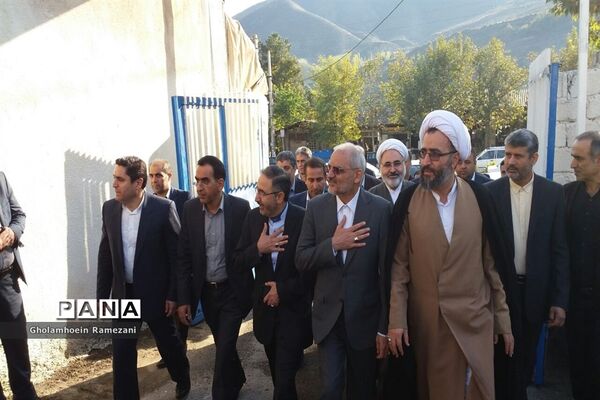 استقبال پیشتازان مازندران از وزیر آموزش‌وپرورش در غرب استان