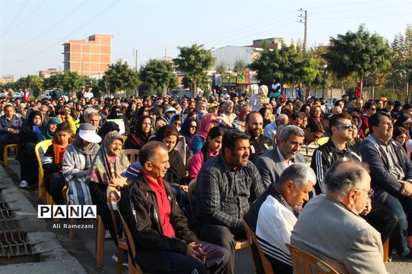همایش پیاده‌روی خانوادگی در قائمشهر