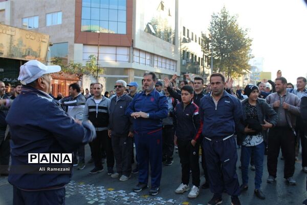 همایش پیاده‌روی خانوادگی در قائمشهر