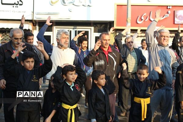 همایش پیاده‌روی خانوادگی در قائمشهر