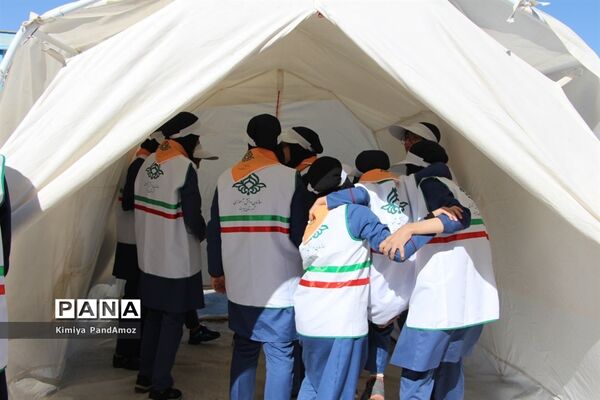 مانور پدافند غیرعامل در آموزشگاه نمونه تقوی شهرستان بیرجند
