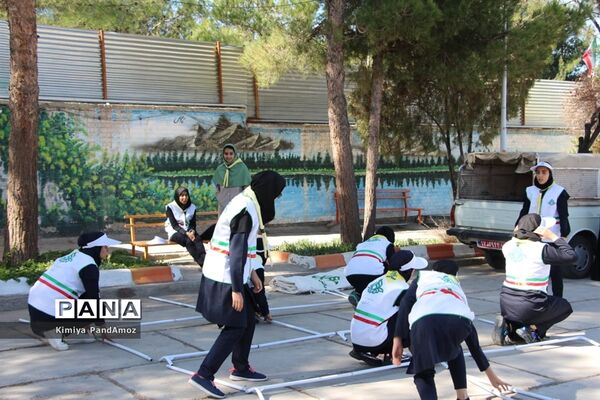 مانور پدافند غیرعامل در آموزشگاه نمونه تقوی شهرستان بیرجند