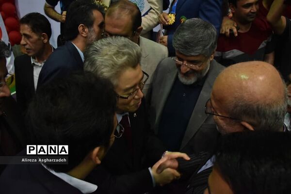 اهدای مدال مسابقات تکواندو قهرمانی کشور