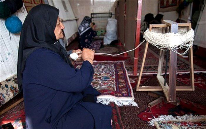 بافت ۱۵ هزار تخته فرش توسط مددجویان کمیته امداد استان سمنان