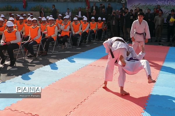 آیین افتتاحیه کشوری ششمین دوره المپیاد ورزشی درون مدرسه‌ای